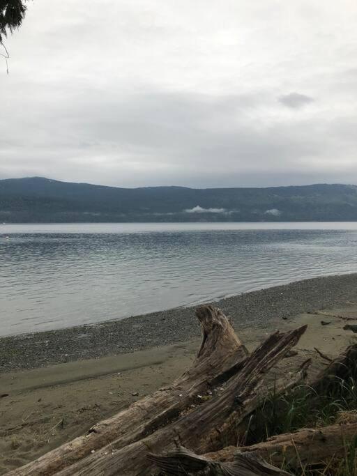 Sea And Cedar Retreat-A Home In A Tranquil Setting Cowichan Bay Esterno foto