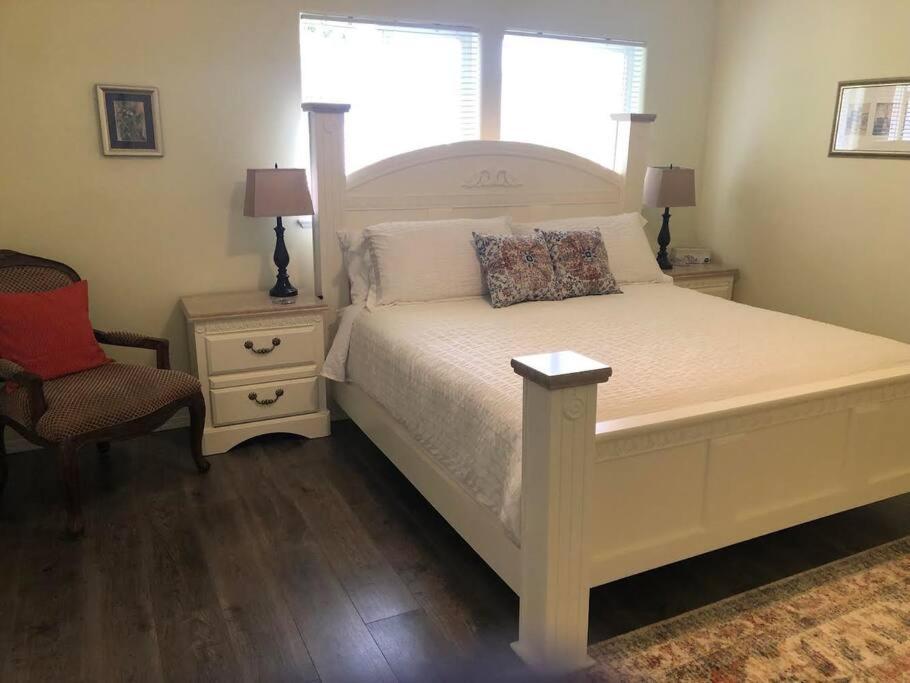 Sea And Cedar Retreat-A Home In A Tranquil Setting Cowichan Bay Esterno foto