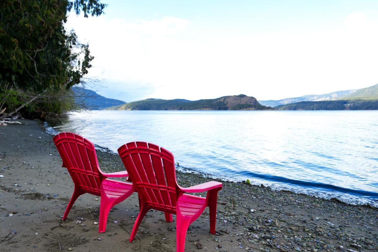 Sea And Cedar Retreat-A Home In A Tranquil Setting Cowichan Bay Esterno foto