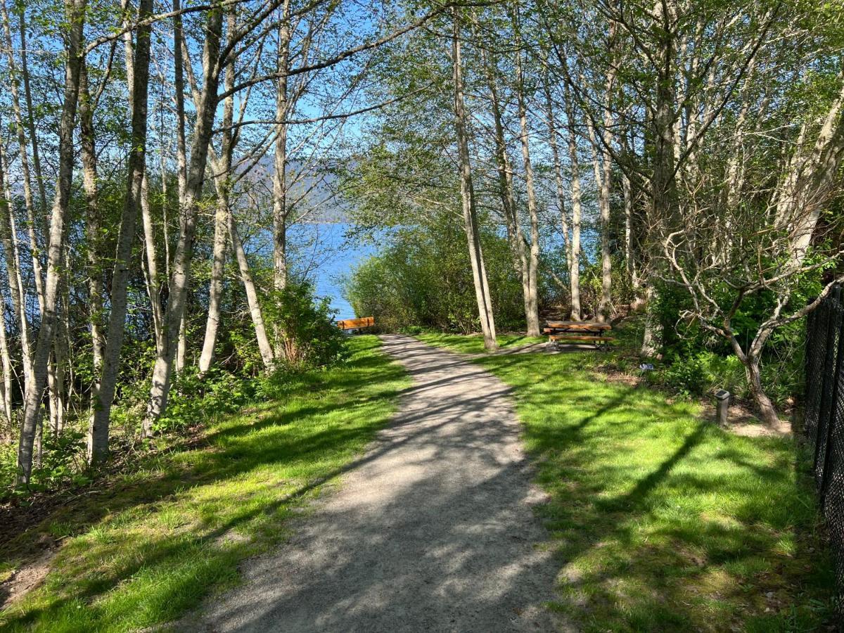 Sea And Cedar Retreat-A Home In A Tranquil Setting Cowichan Bay Esterno foto