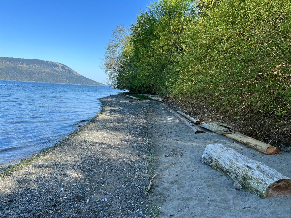 Sea And Cedar Retreat-A Home In A Tranquil Setting Cowichan Bay Esterno foto