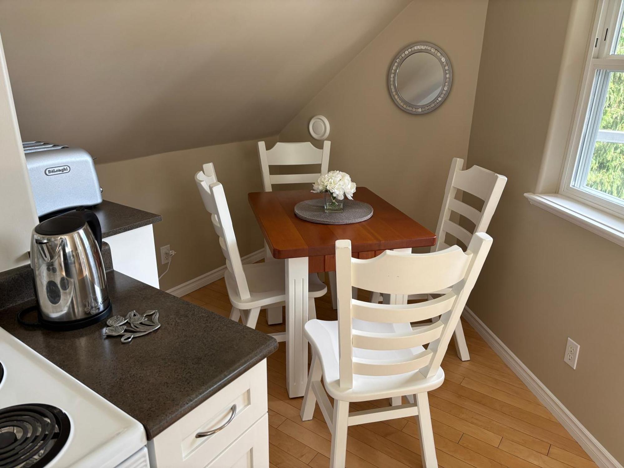 Sea And Cedar Retreat-A Home In A Tranquil Setting Cowichan Bay Esterno foto